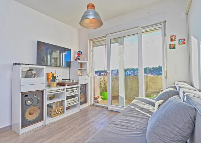 Elda 2144 Apartman Póla